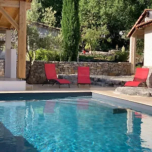 https://le-mazet-studio-climatise-avec-spa.hotels-rhonealpes.com