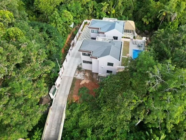 Lägenhet Riverside Retreat Anse Royale