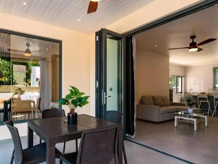 Riverside Retreat Anse Royale 0*,